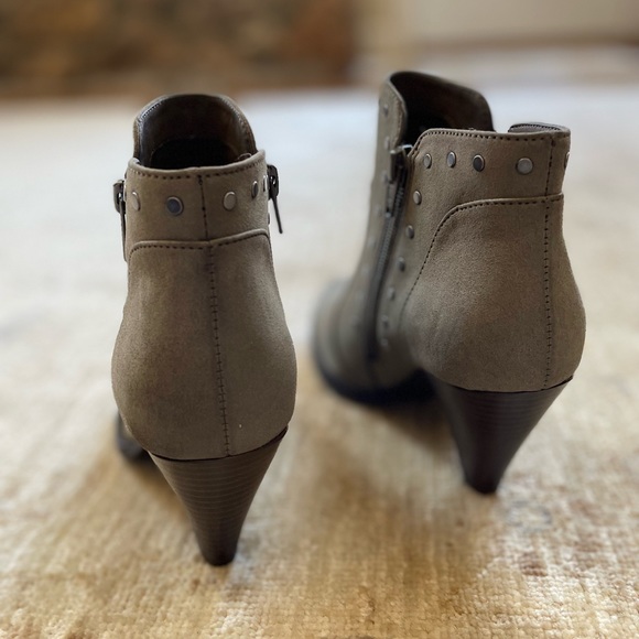 New Madeline Girl Cone Heel Moto Booties, Gray with studs size 6. - Picture 7 of 11